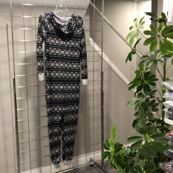 Women’s Long Sleeve onesie - Picture 2 of 3